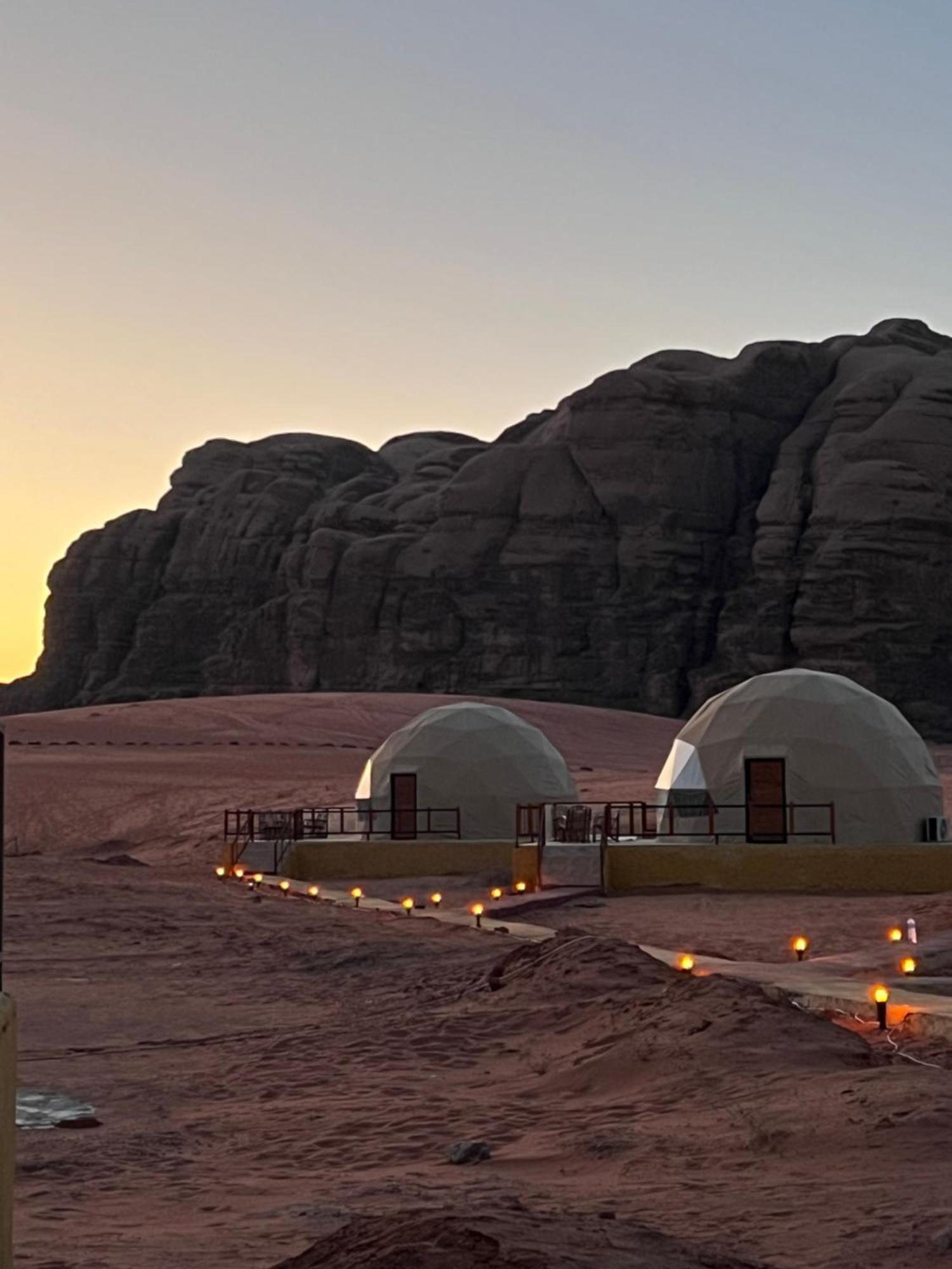 Hotel Orbit Camp Wadi Rum Esterno foto