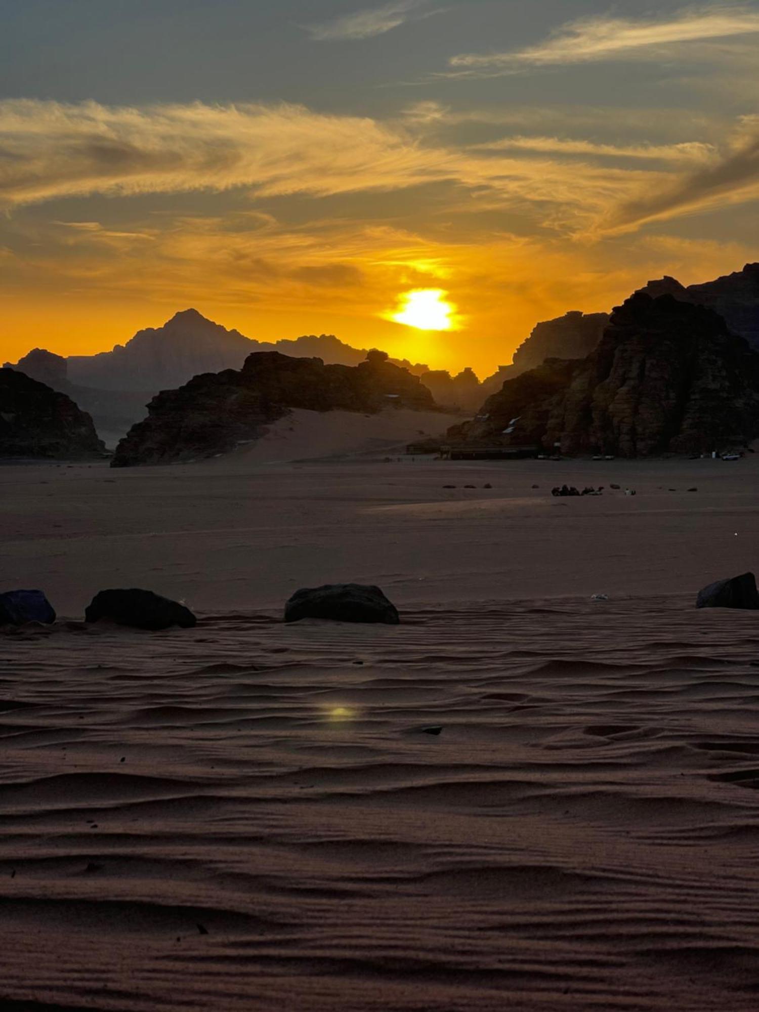 Hotel Orbit Camp Wadi Rum Esterno foto